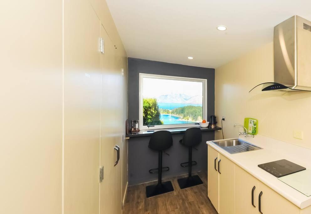 Lovely Apartment- Amazing Lake & Mountain Views Queenstown Eksteriør bilde